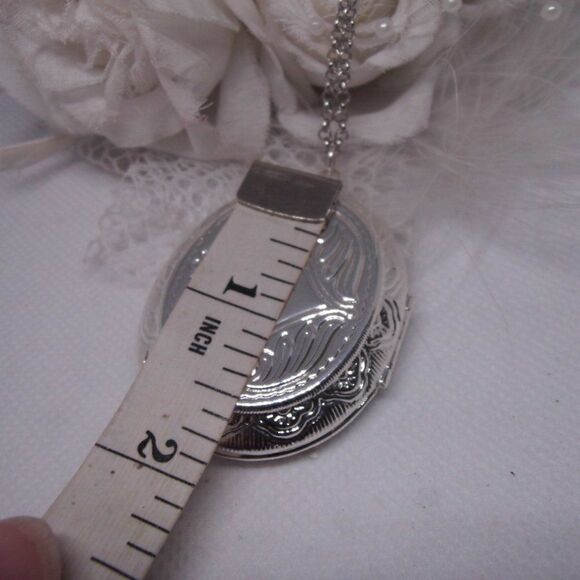 Horned Barn Owl Hoot Cameo Locket Box Keepsake Anniversary birthday GIFT MOM - Picture 9 of 9